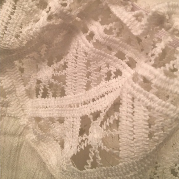 🎉HP🎉Crochet Hollowed Out Off The Shoulder Top - Picture 7 of 7