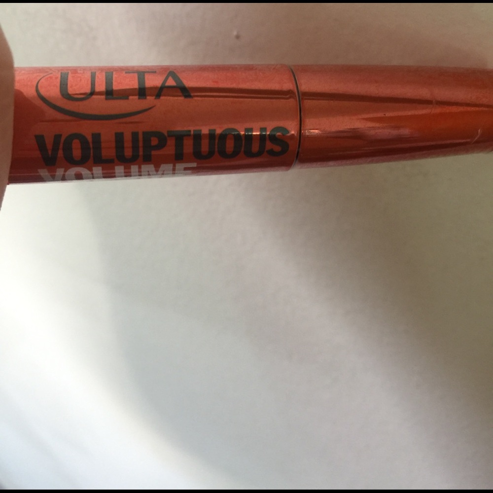  NWT Ulta black volume mascara