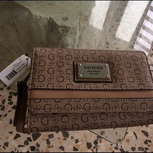 New Mocha Guess Wallet