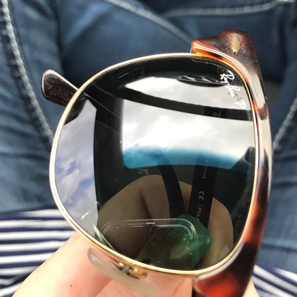 Showing posher - Picture 3 of 4