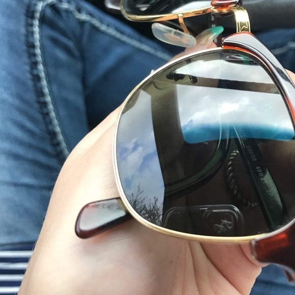 Showing posher - Picture 4 of 4