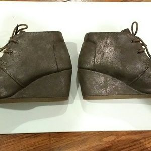 Tom's Desert Wedge Ankle Boots