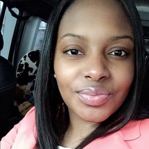 Meet your Posher, Phlicia