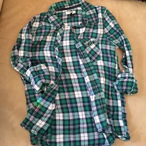 ✨Final price drop✨Fitted plaid button down