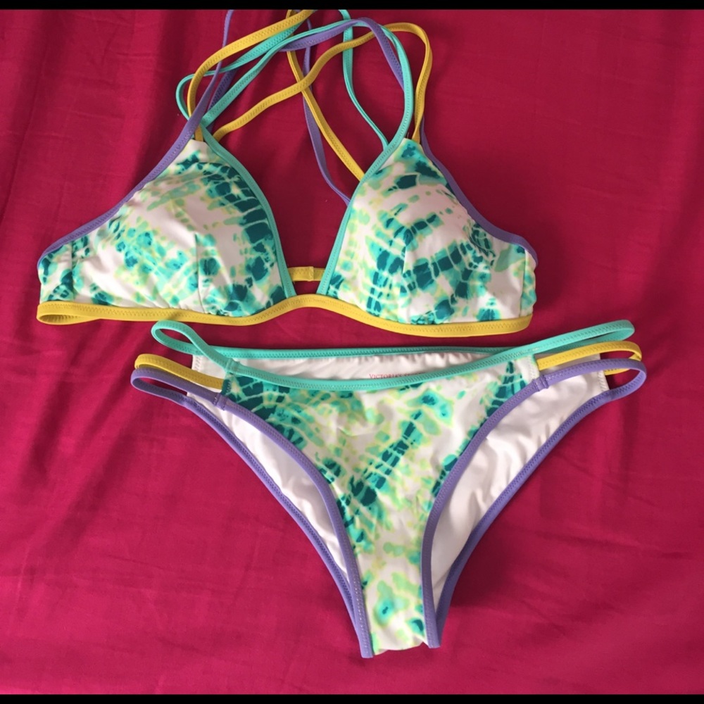 Tie-Dye VS bikini