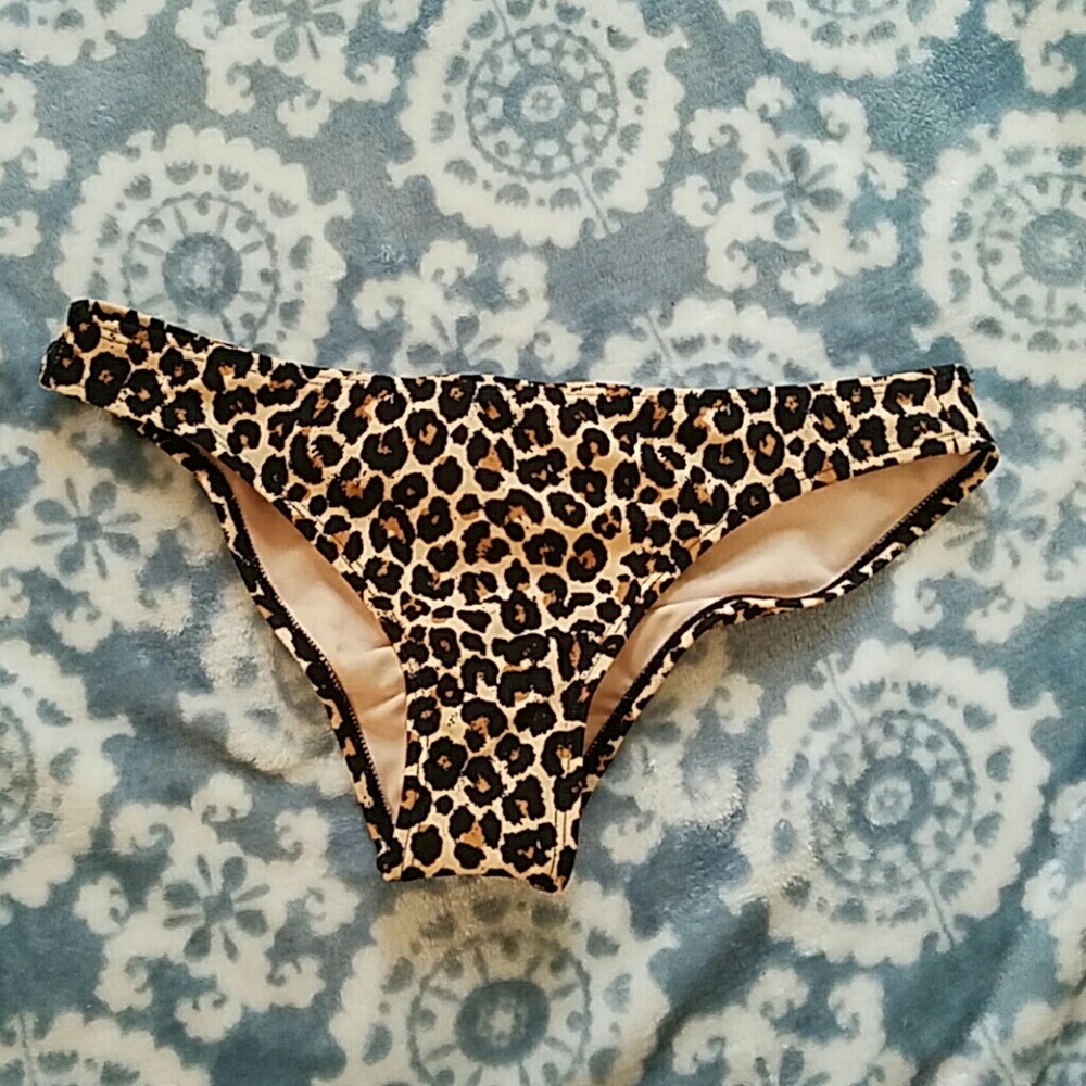 Cheetah print swimsuit bottoms