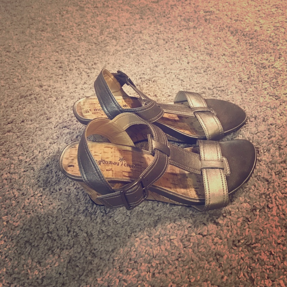 Women's wedge sandals