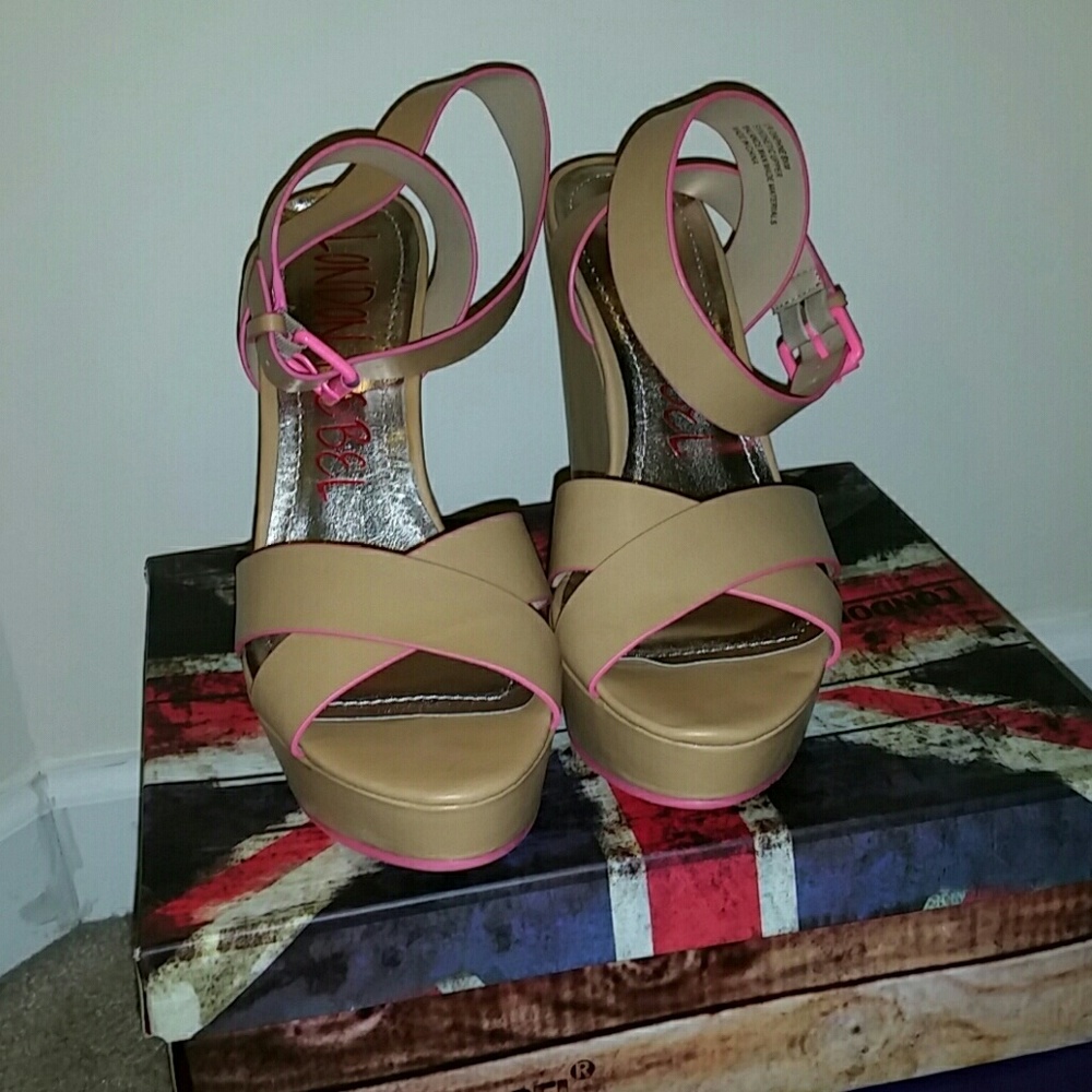 NEW!!!!!Tan&Pink wedges