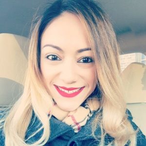 Meet your Posher, Jomyra