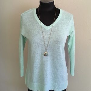 Old Navy sea glass pastel green V-neck sweater M