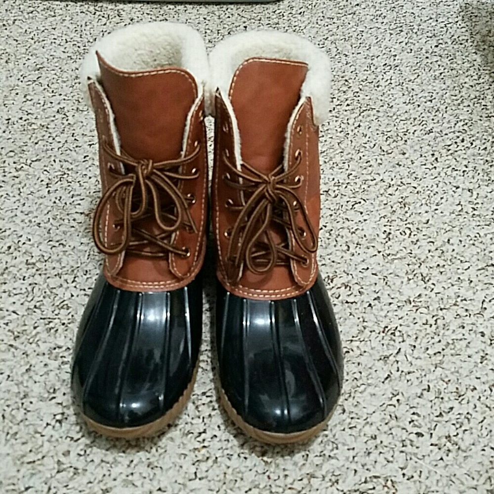 Duck boots