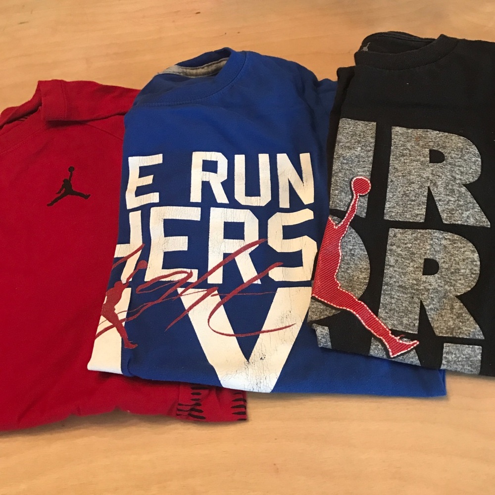 3 Nike shirts