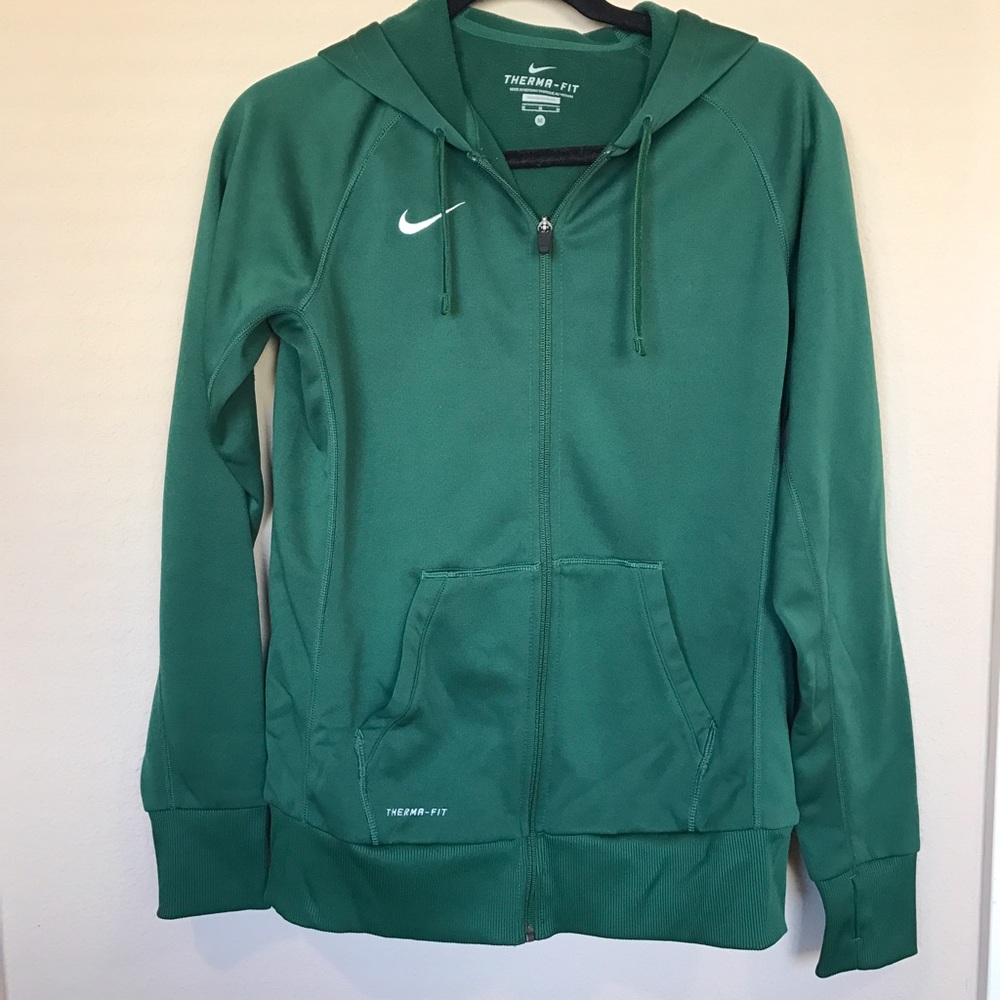 Nike thermafit size medium