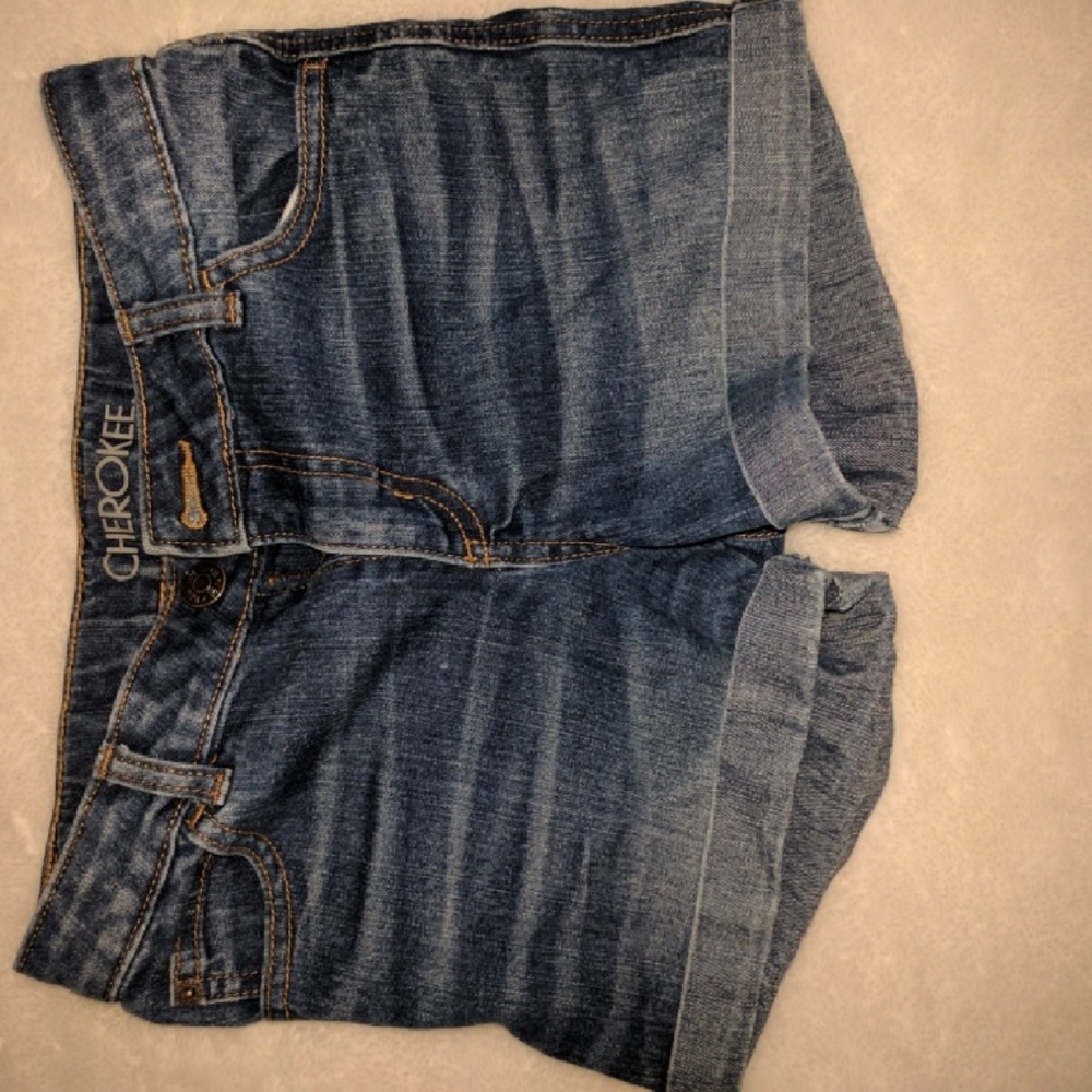 High wasted  role up jean shorts