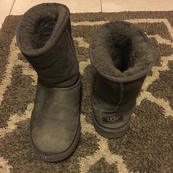 UGG AUSTRALIA CLASSIC BOOTS SZ 5 - Picture 1 of 5