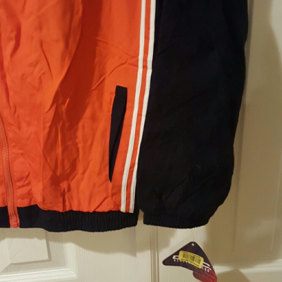 Athletic Raincoat - Picture 3 of 4