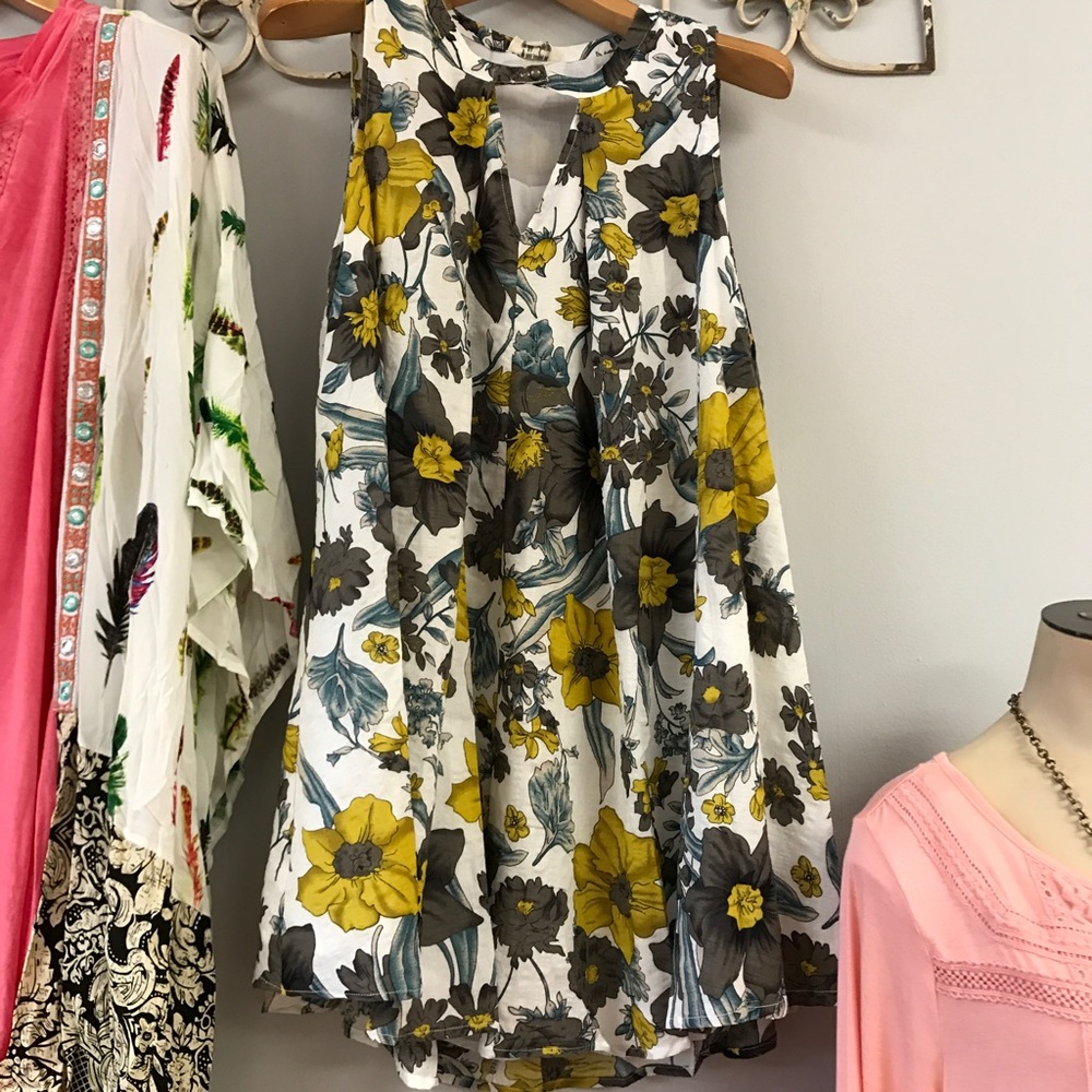 Nice lined floral dress.  Olive. NWT