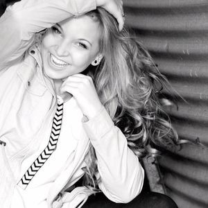 Meet your Posher, Alexandra