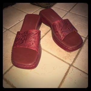 NIne West sandals embossed real leather 61/2 BERRY