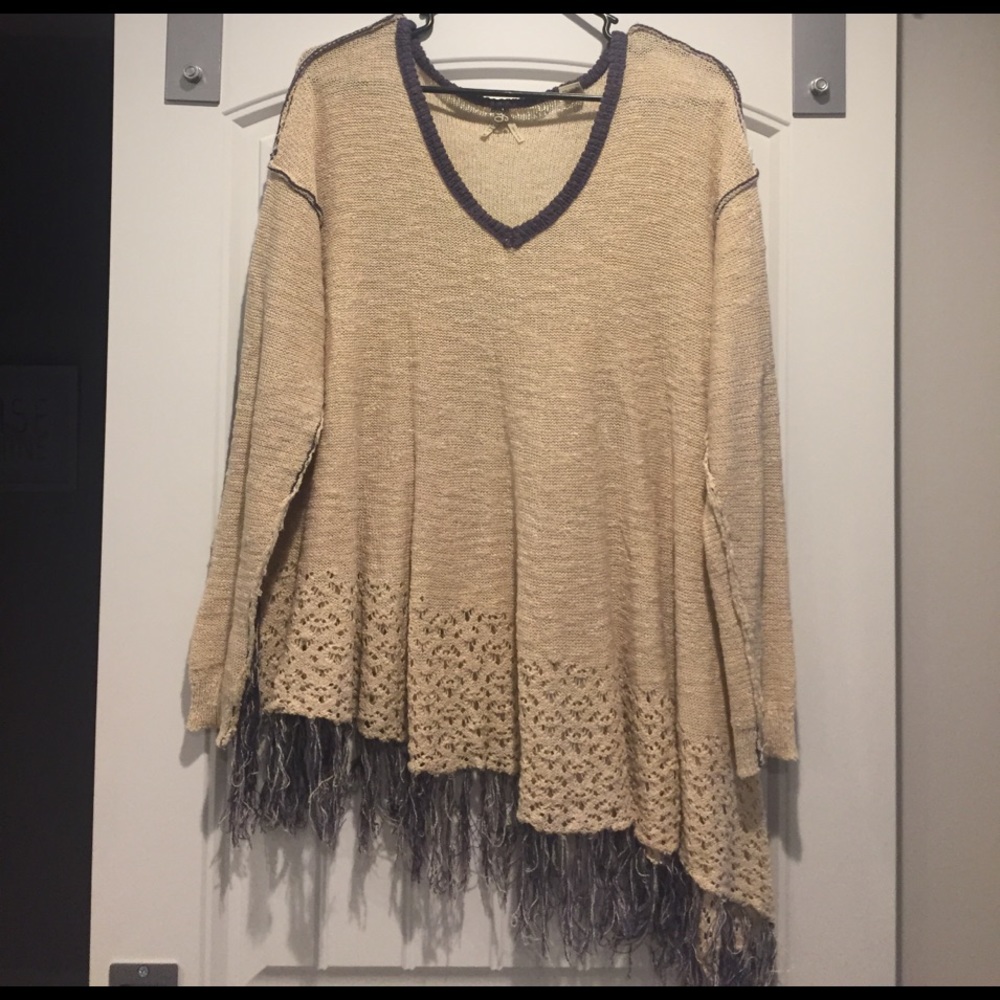 Cream BKE brand oversize light sweater. Size M.