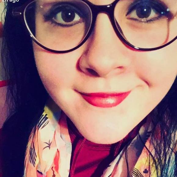 Meet your Posher, Arielle - Picture 1 of 1