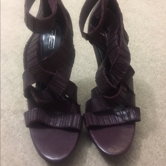 Report Signature - Plum - Never Worn - Size 8.5 - Picture 1 of 3