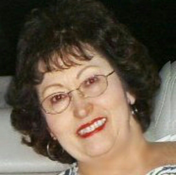 Messaging is FULLSee, Kathy - Messages- in Closet - Picture 3 of 6