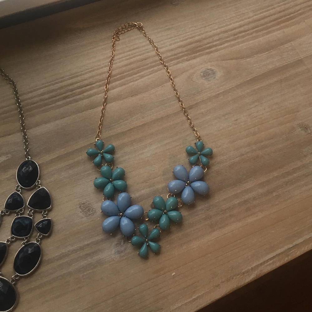 Bundle Necklaces - Picture 4 of 4