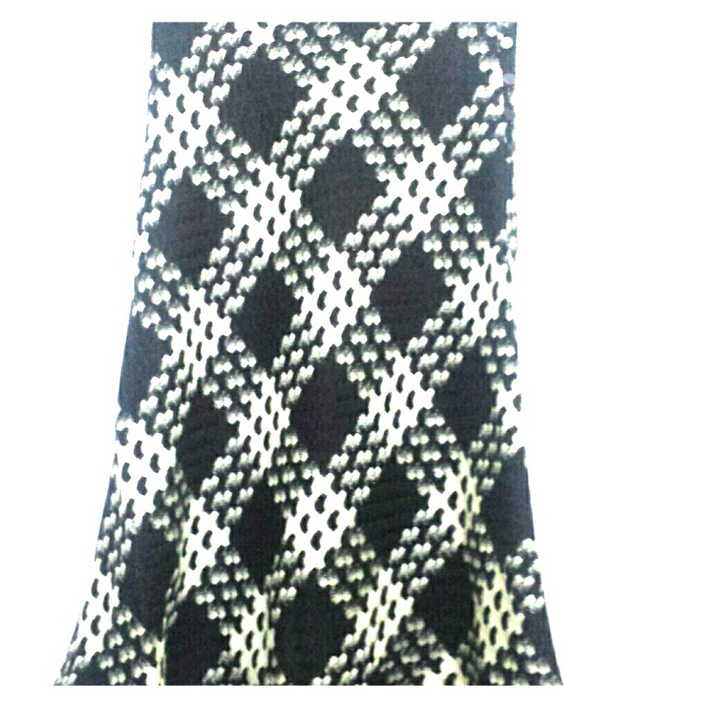 Black and White Lambswool Houndstooth Skirt