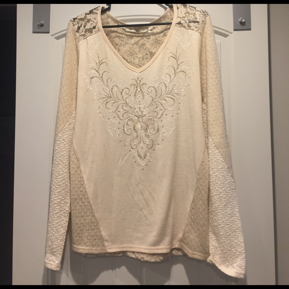 Miss Me brand lace detail top. Size XL. Cream.