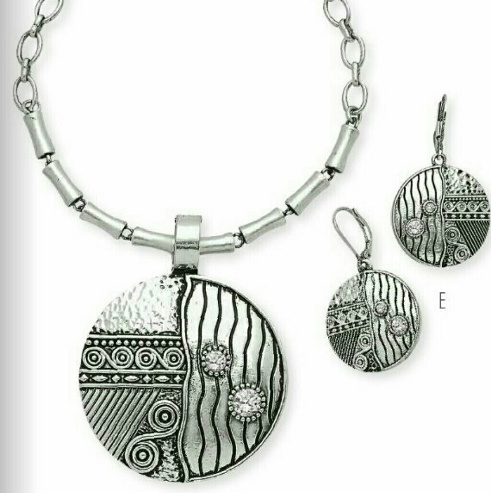 Silver plated necklace and matching earrings