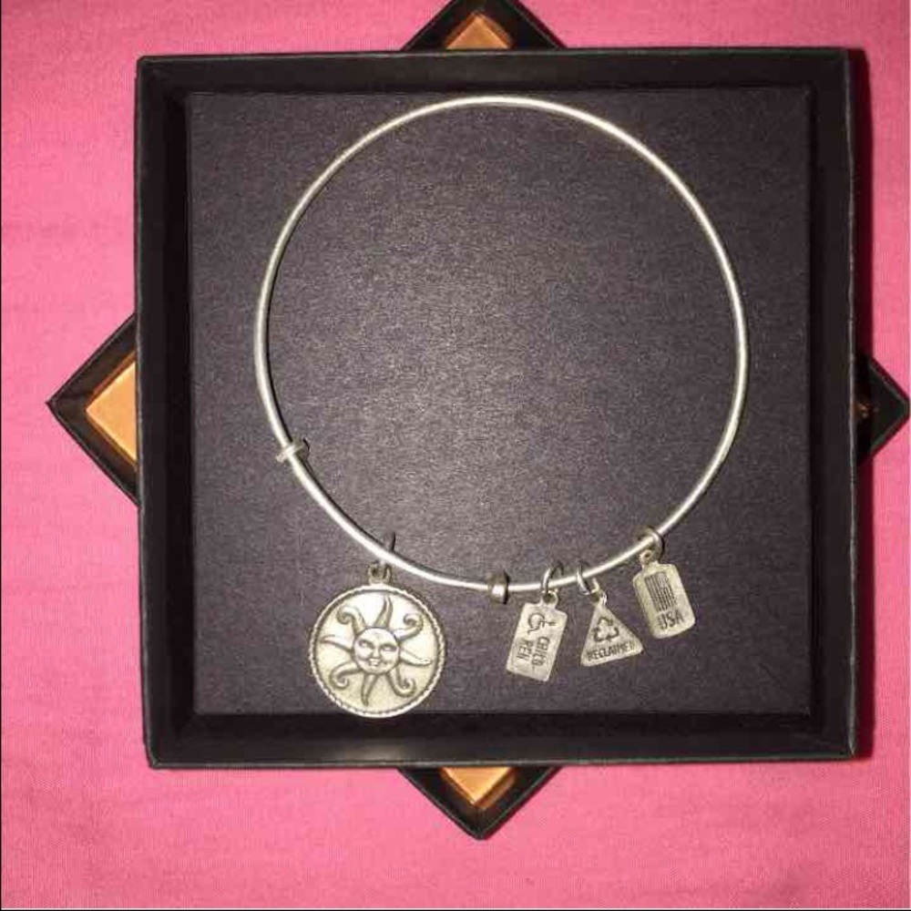 Sold on Ⓜ️ercari•Wind and fire bracelet