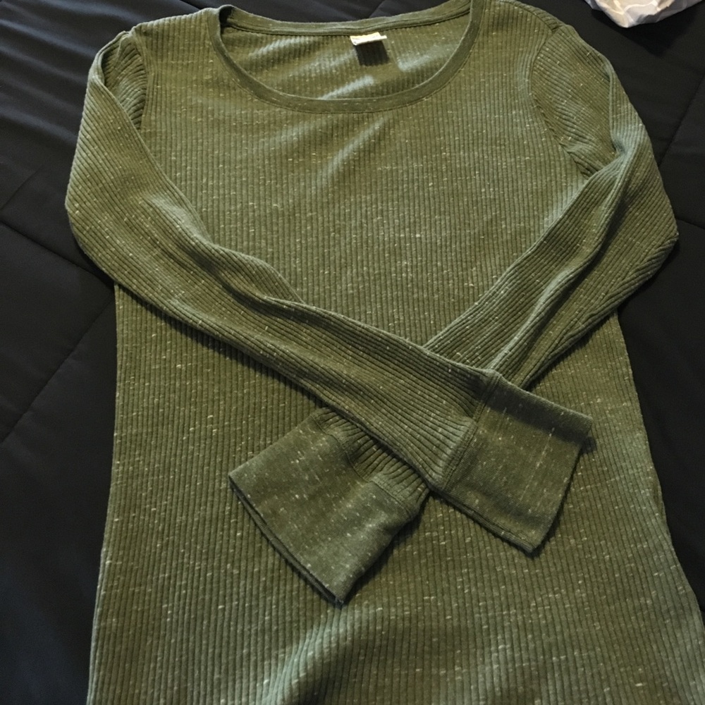 Long sleeve ribbed shirt