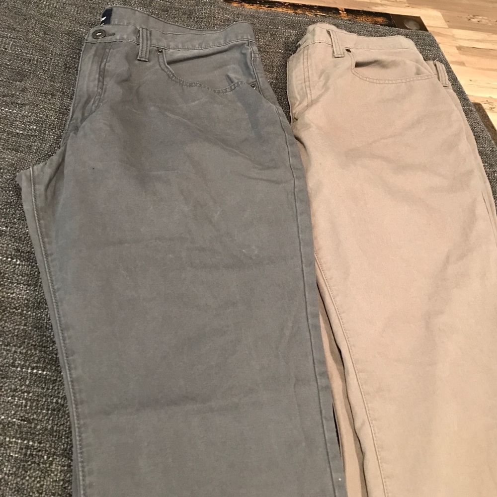 36/32 slim fit. This is for both khakis!