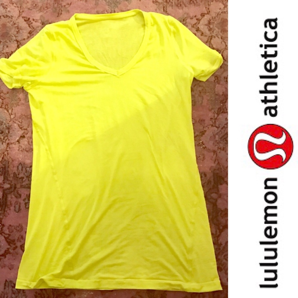 Lululemon Short Sleeve Shirt - SZ 10