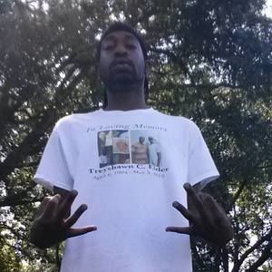 Meet your Posher, Monique