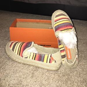 NIB RocketDog Wheelie 7.5 Guatemala Striped Fabric