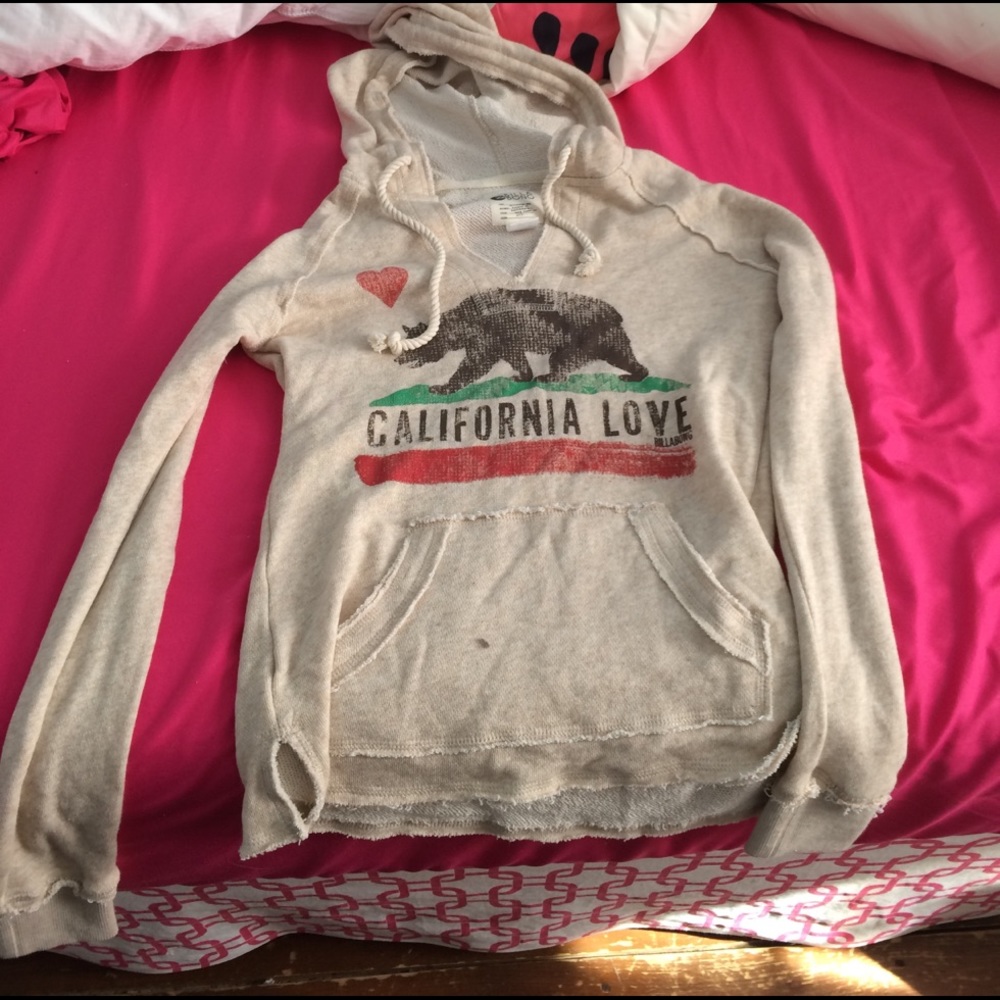 California love v-neck sweater