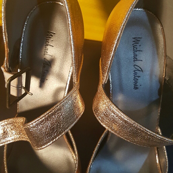 Shoes - Picture 4 of 4