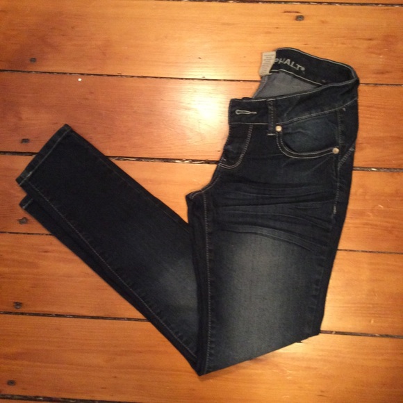Jeans - Picture 1 of 4