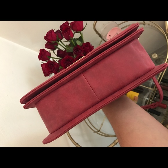 *SOLD ON Ⓜ️ERCARI NWT BCBG  Handbag* - Picture 5 of 7