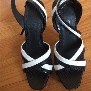 Alice and Olivia cross strap platform heels