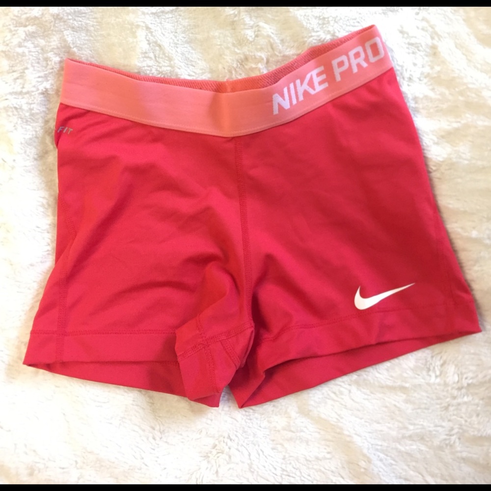 Pink Nike pro spandex