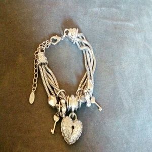 New Gorgeous Silver Charm bracelet