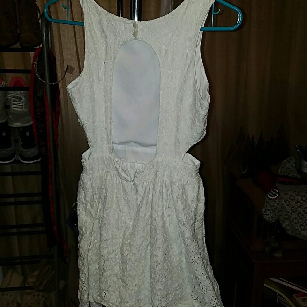 dress - Picture 3 of 3