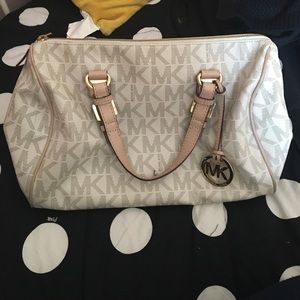 Michael Kors Signature bag