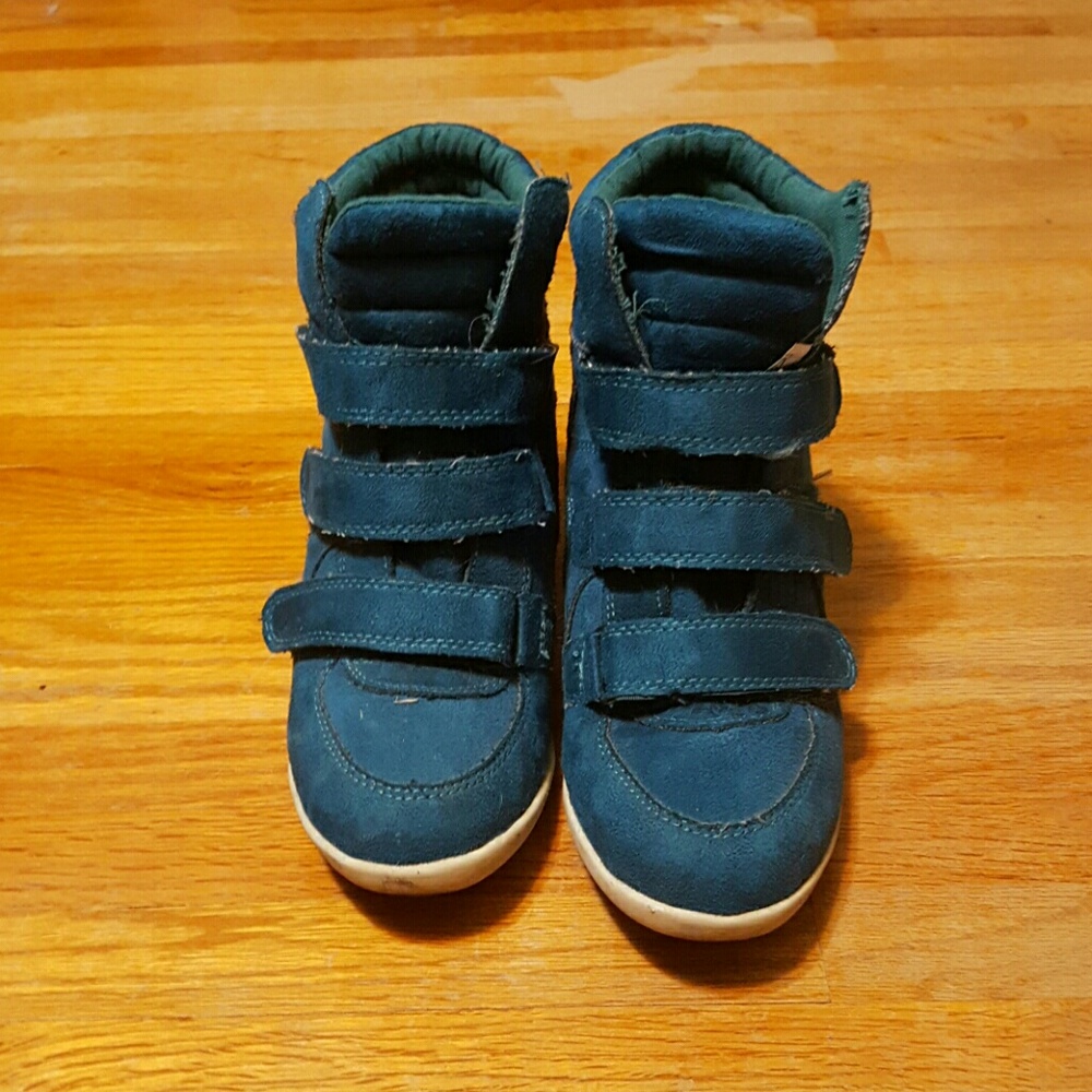 Wedge sneakers