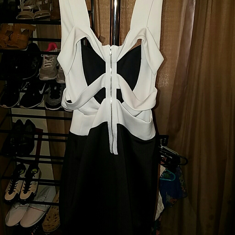 dress - Picture 3 of 3