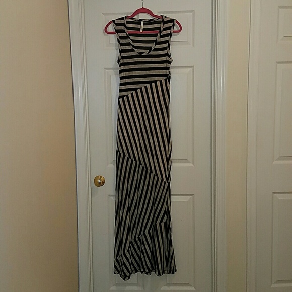 Striped Maxi Dress - Picture 2 of 5
