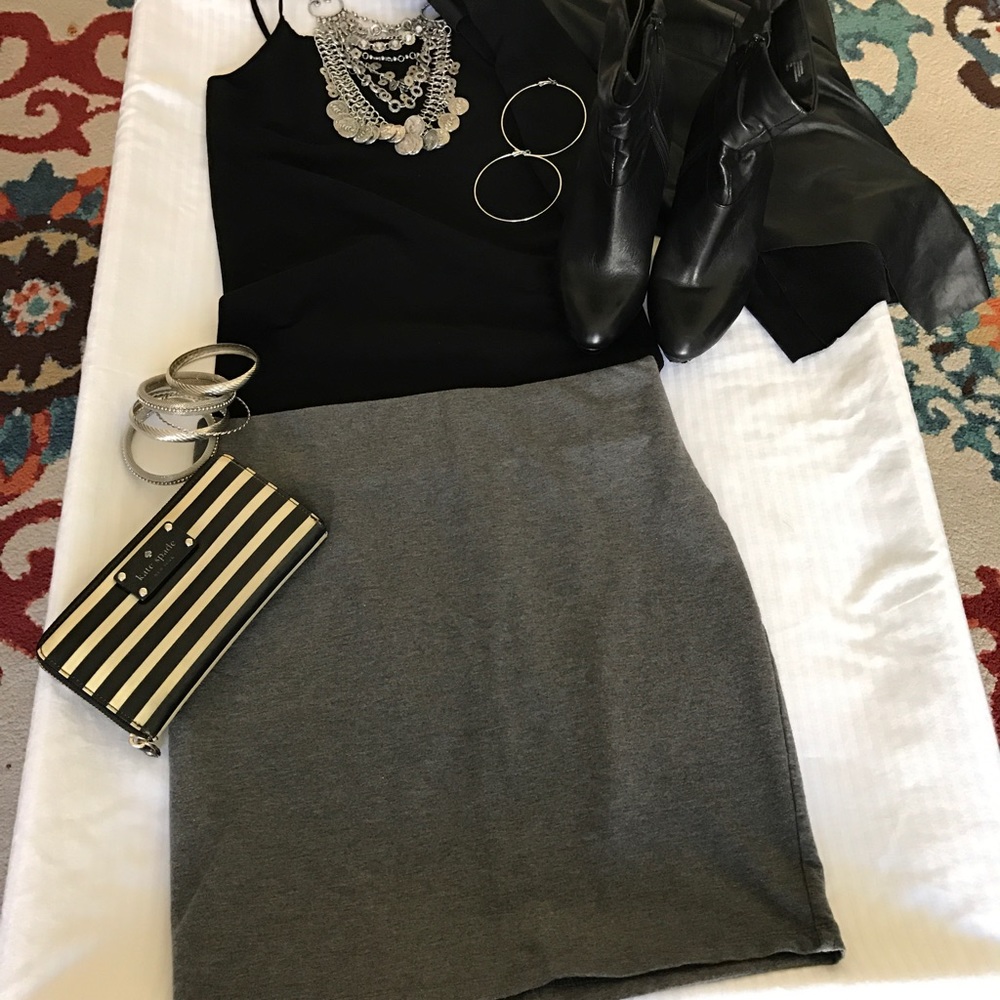 😇❤️Halogen grey mini skirt with pink zipper